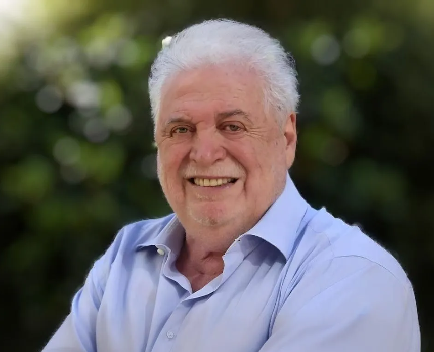 Dr. Ginés González García